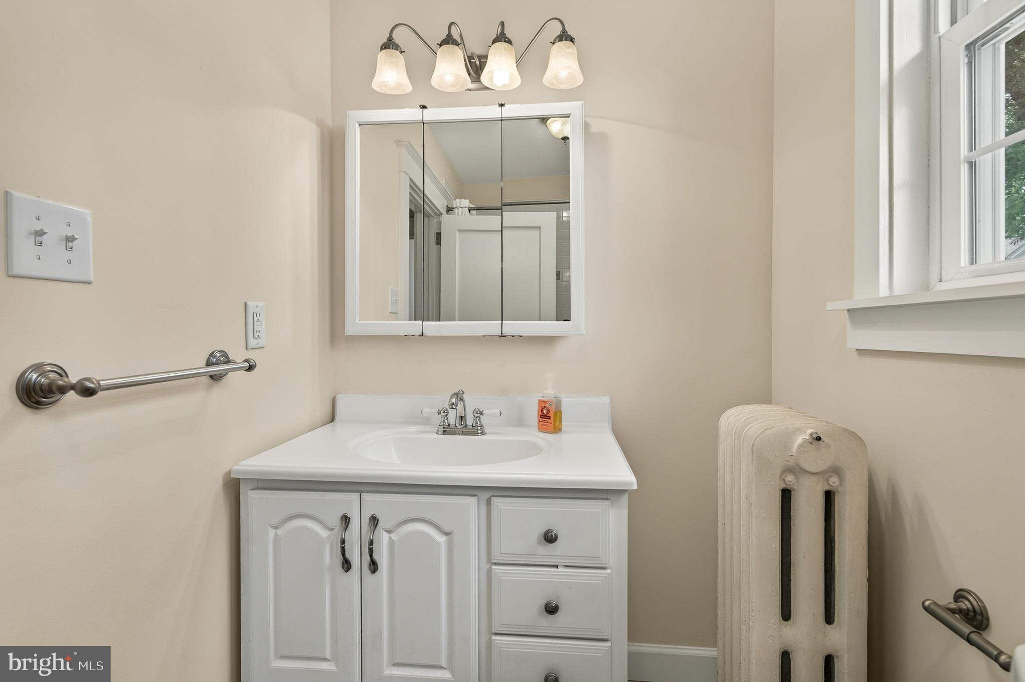 113 South Valley Road Paoli, PA 19301 - Photo 19 of 39 2nd floor bathroom