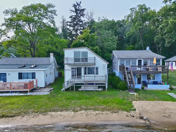 $499,900 | 67003 Lakeshore Drive, Dowagiac, MI 49047