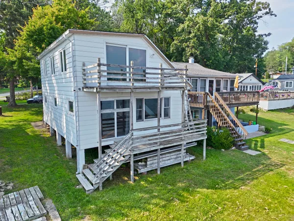 $499,900 | 67003 Lakeshore Drive, Dowagiac, MI 49047