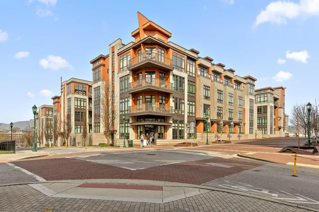 $400,000 | 129 Walnut Street, Unit 122, Chattanooga, TN 37403