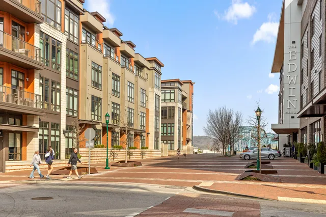 $400,000 | 129 Walnut Street, Unit 122, Chattanooga, TN 37403