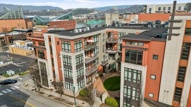 $400,000 | 129 Walnut Street, Unit 122, Chattanooga, TN 37403