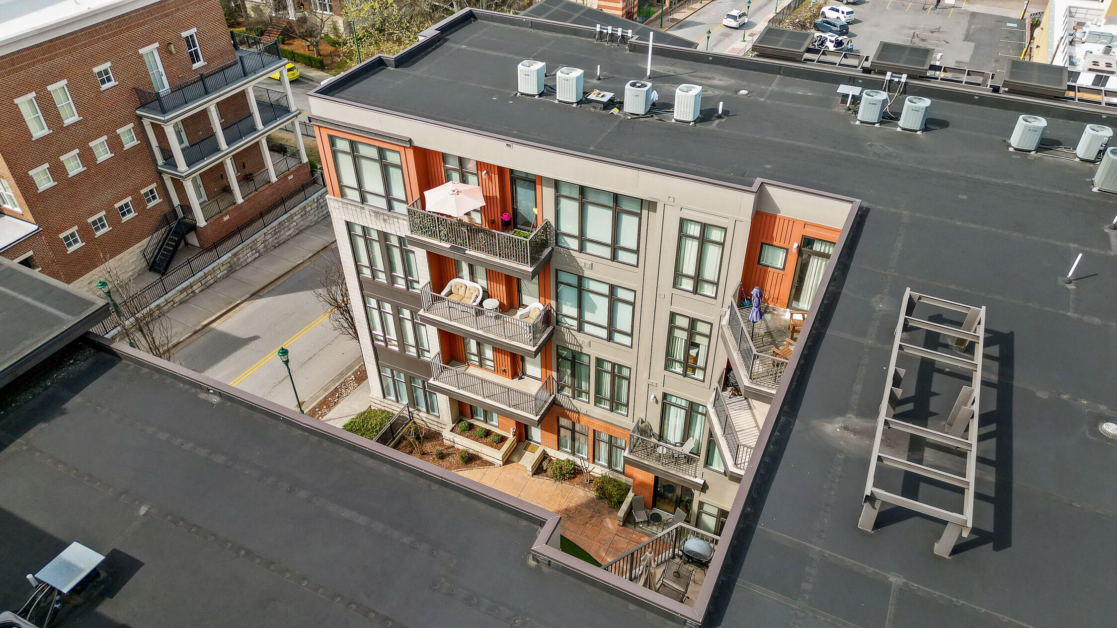 129 Walnut Street, Unit 122 Chattanooga, TN 37403 - Photo 35 of 73 129 Walnut Street 122