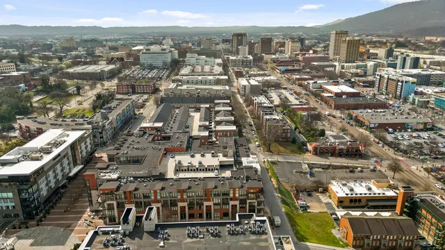 $400,000 | 129 Walnut Street, Unit 122, Chattanooga, TN 37403