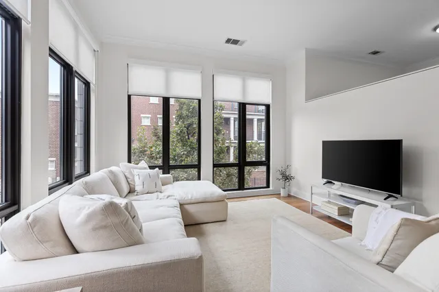 $400,000 | 129 Walnut Street, Unit 122, Chattanooga, TN 37403