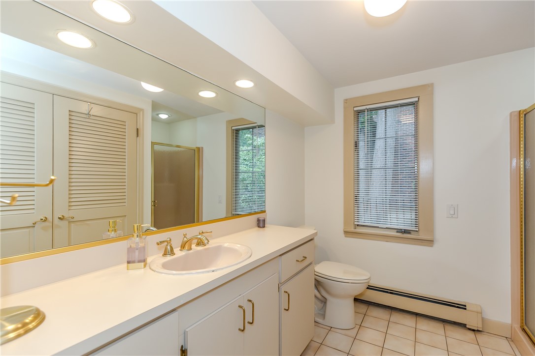 7 White Birch Road Cranston, RI 02920 - Photo 6 of 44