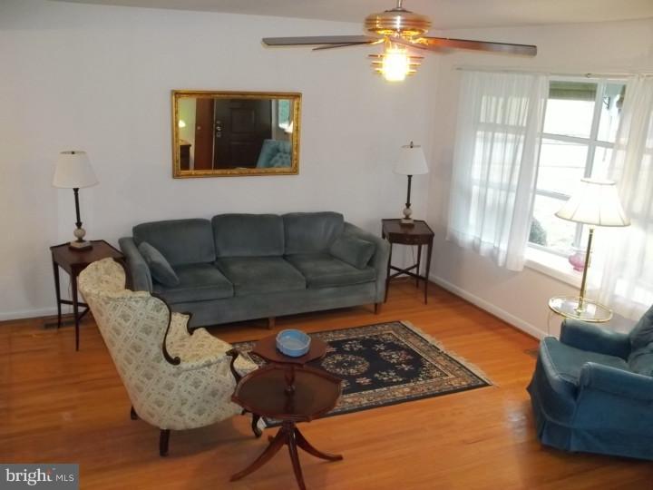 109 Apple Hill Road Hatboro, PA 19040 - Photo 4 of 14 Gallery Image 4