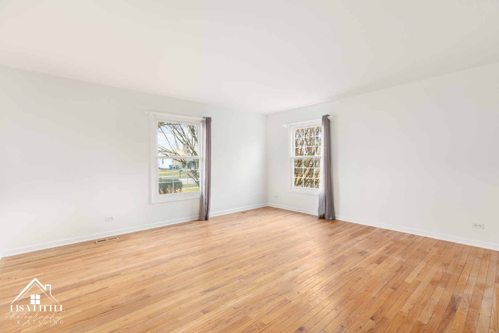 6S230 Concord Road Naperville, IL 60540 - Photo 5 of 42 an empty room with windows