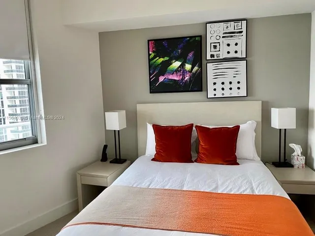 a close up view of a washer and dryer