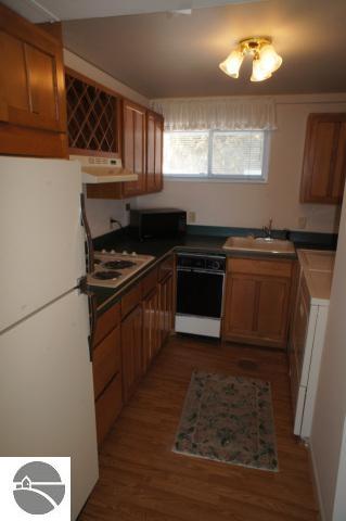 9450 Center Road Traverse City, MI 49686 - Photo 15 of 24 1742859-14.JPG