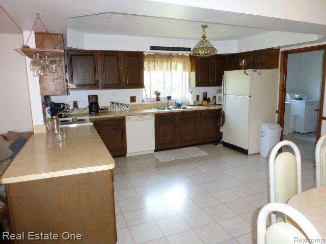 21741 Middlebelt Road New Boston, MI 48164 - Photo 8 of 22 P1010067.JPG