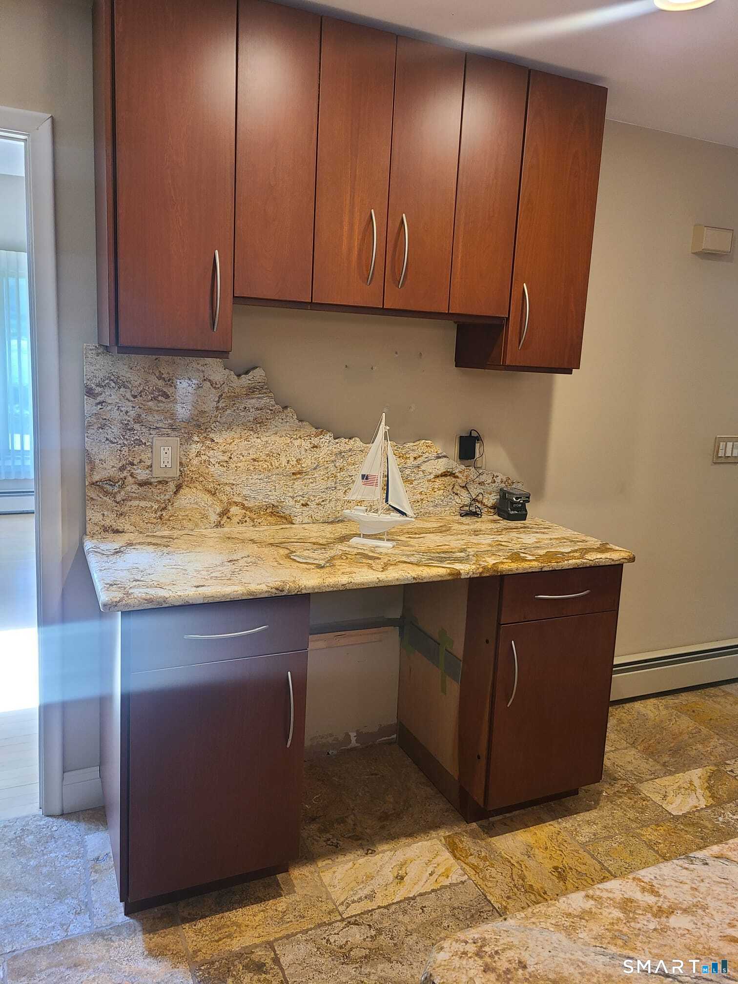 925 Dunbar Hill Road Hamden, CT 06514 - Photo 13 of 39