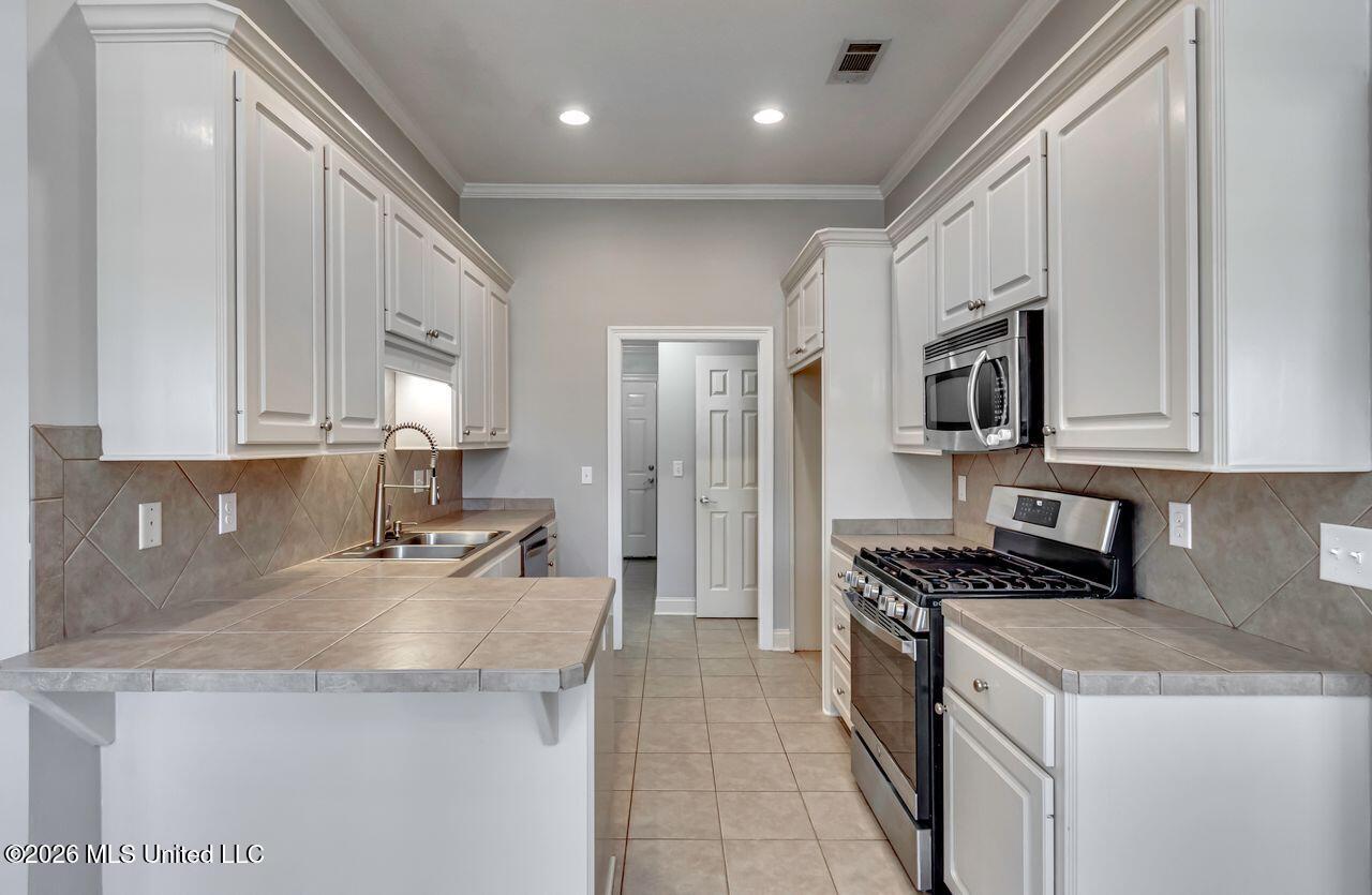 106 Highbury Cove Canton, MS 39046 - Photo 11 of 28 Kitchen 106.2