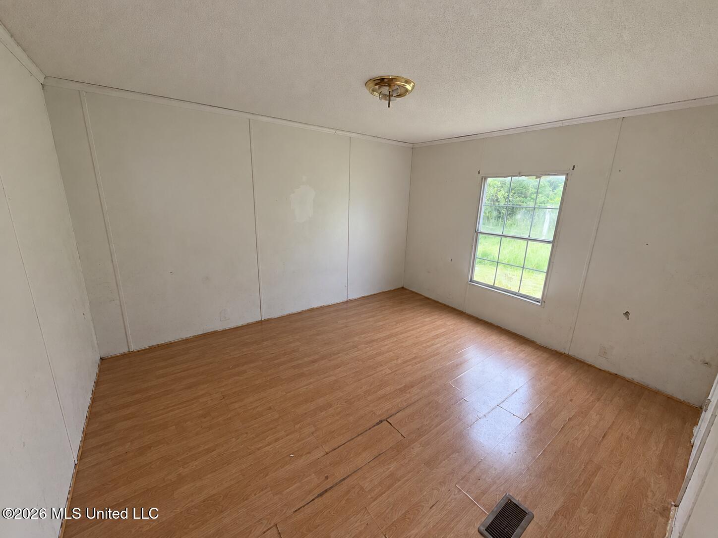 Empty Bedroom, Original Details Preserve