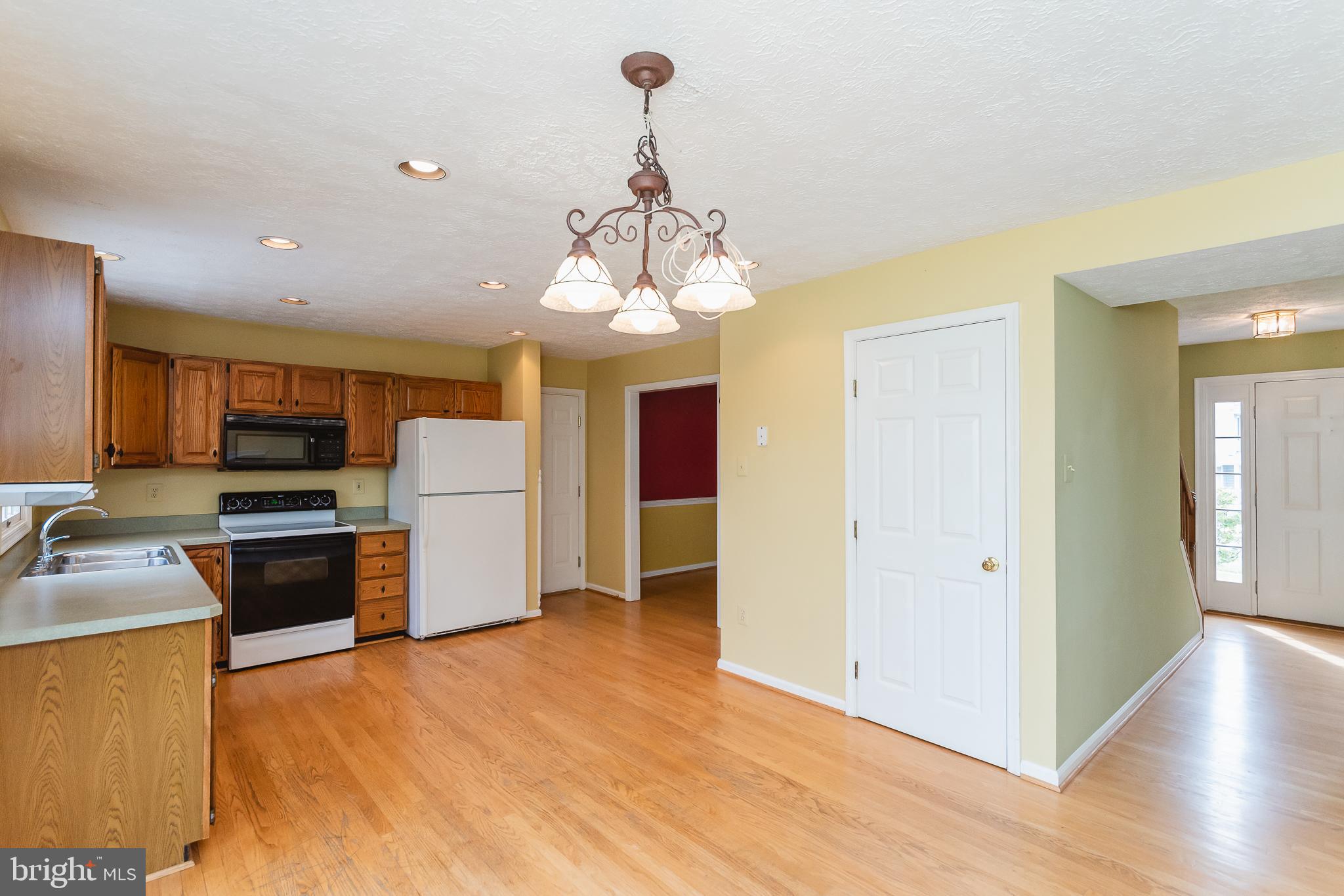 9202 Bretton Reef Road Baltimore, MD 21234 - Photo 11 of 54 Kitchen is spacious and bright