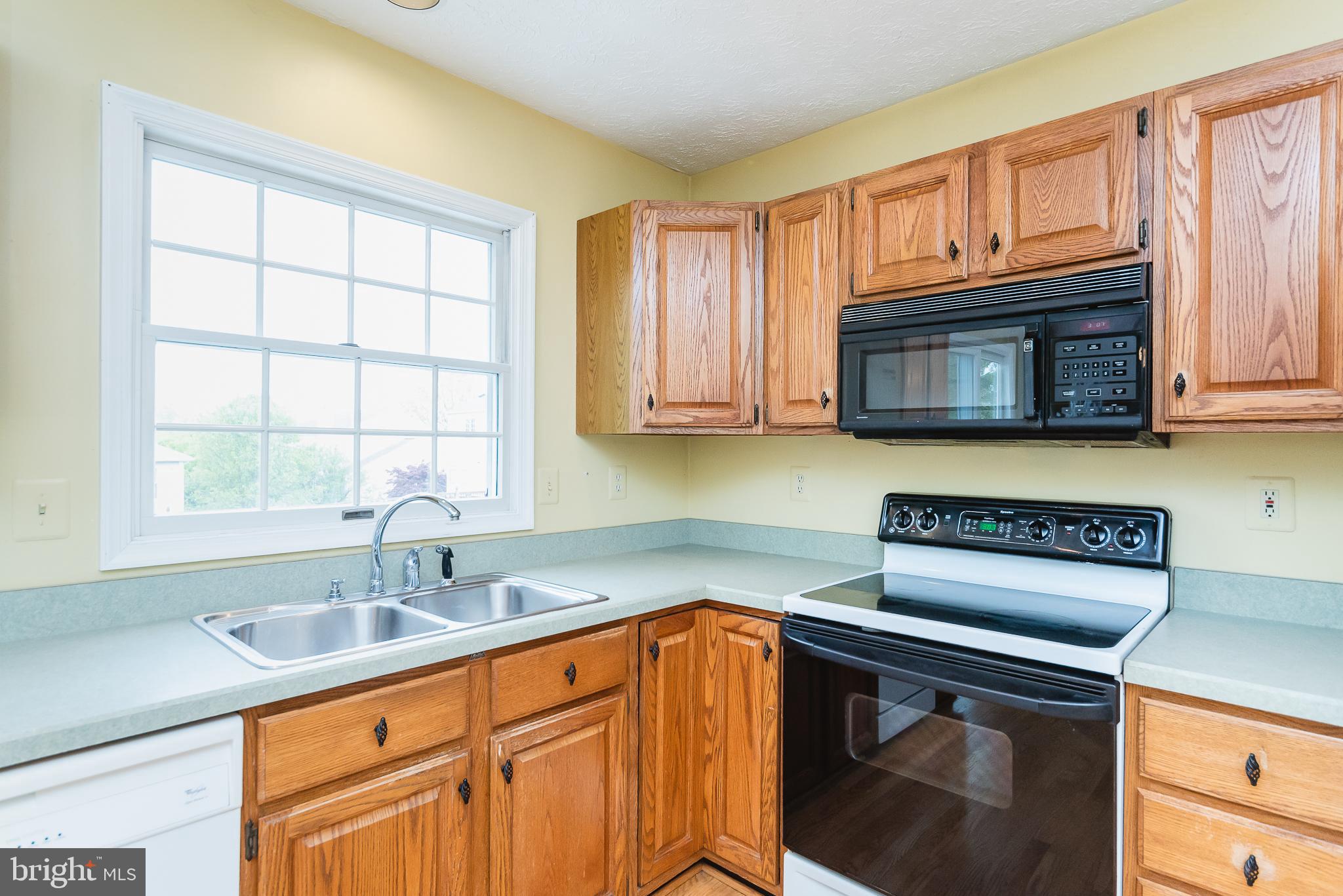 9202 Bretton Reef Road Baltimore, MD 21234 - Photo 13 of 54 Double sink