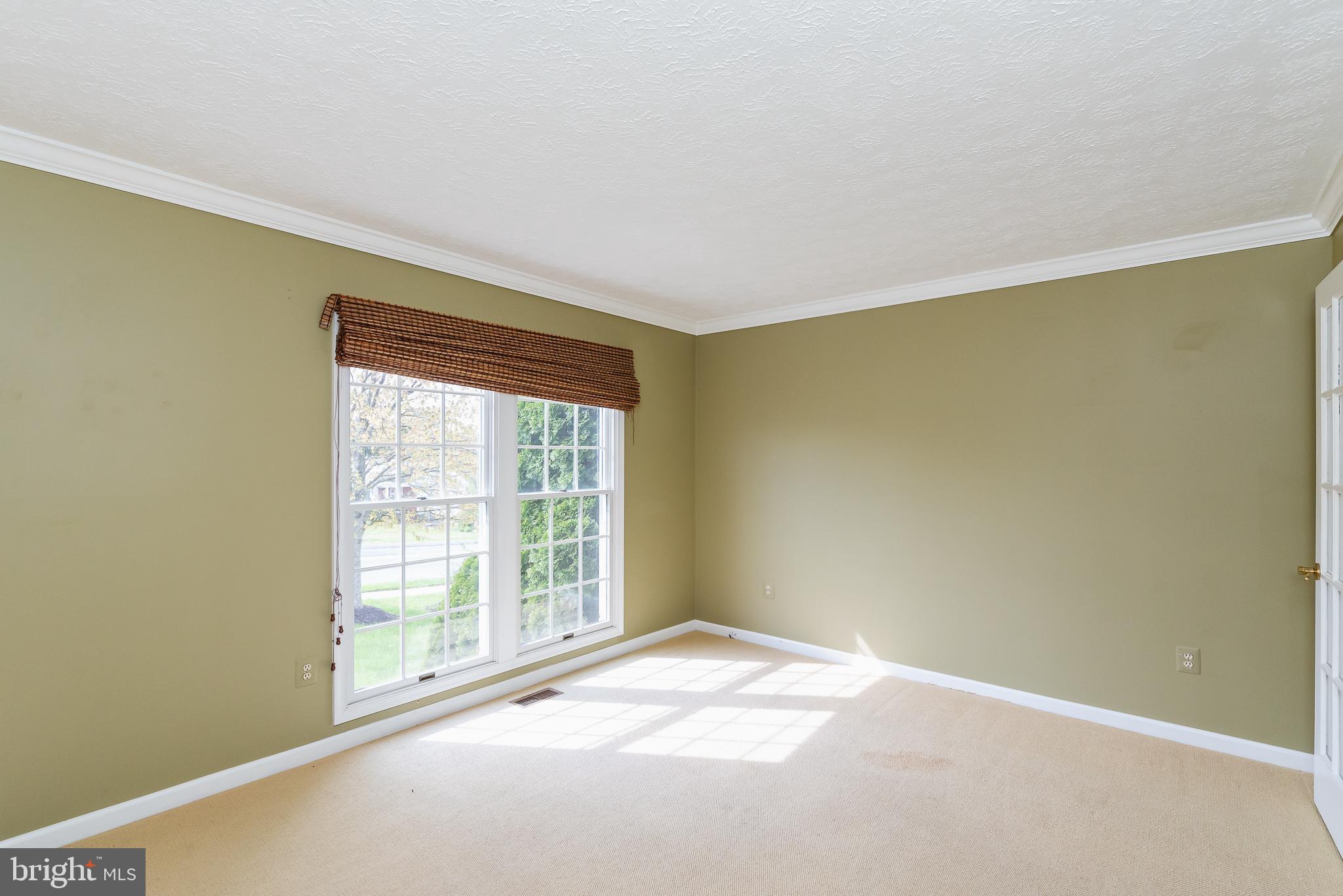 9202 Bretton Reef Road Baltimore, MD 21234 - Photo 5 of 54 Living room with large windows/lots of sunshine!