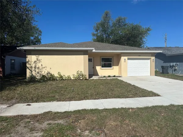 $369,900 | 1072 Bridlewood Way, Brandon, FL 33511