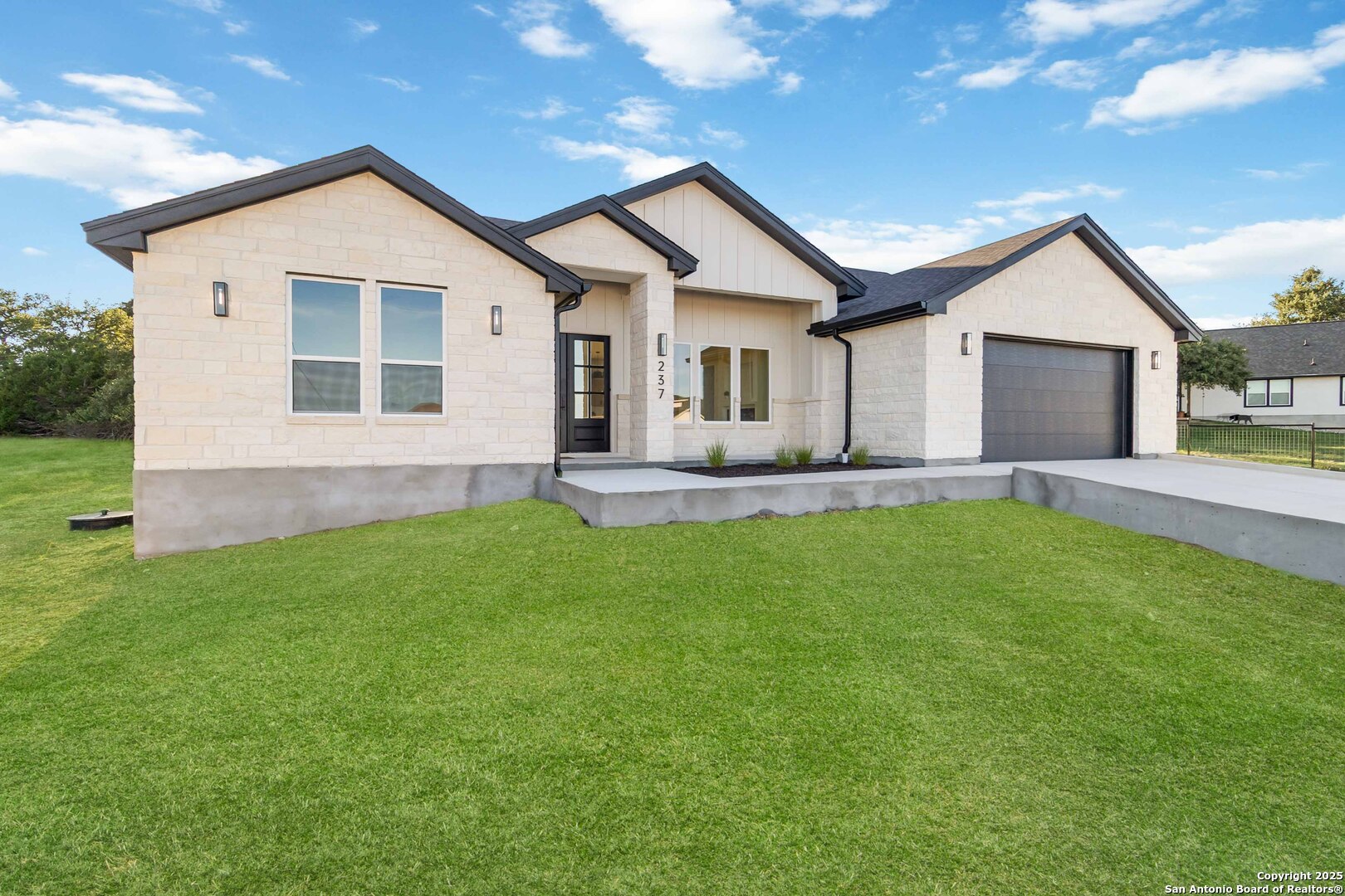 237 Peter Kleid Loop Blanco, TX 78606 - Photo 2 of 31