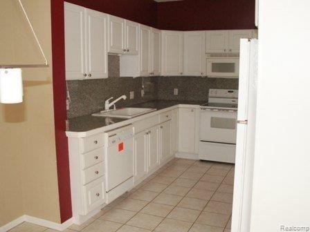 2664 Crooks Road, Unit 8 Royal Oak, MI 48073 - Photo 12 of 19 PICT0183