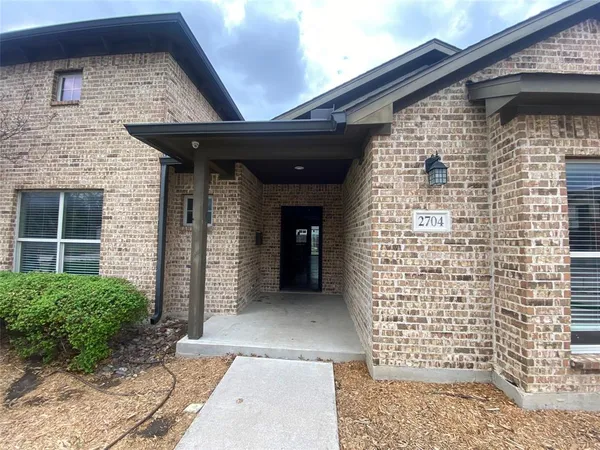 $4,800 | 2704 Gordon Avenue, Fort Worth, TX 76110