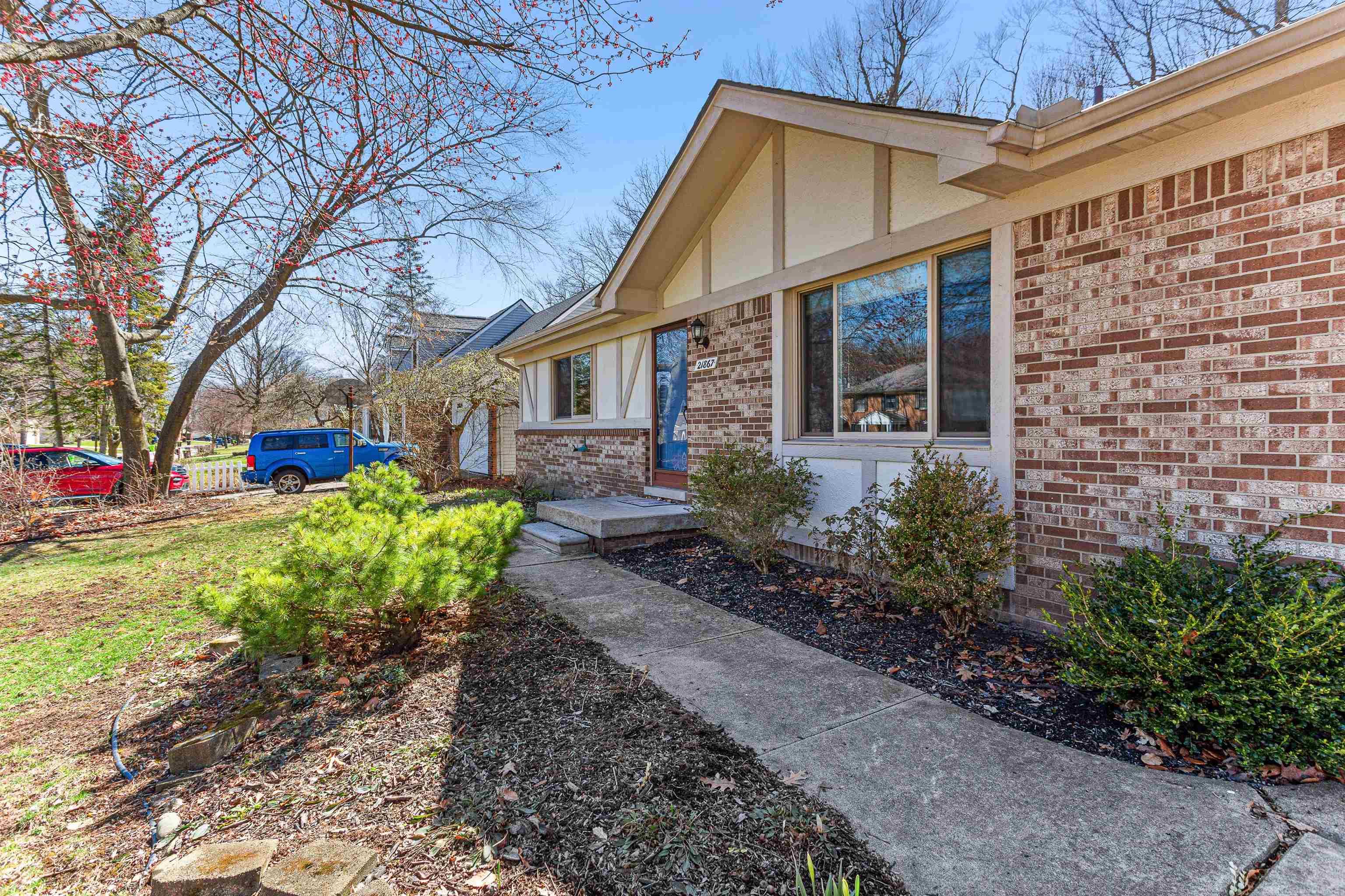 21867 Sunflower Road Novi, MI 48375 - Photo 3 of 44