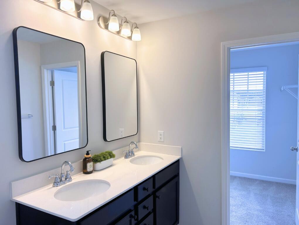 512 Purple Finch Road Summerville, SC 29486 - Photo 14 of 21 Primary Bathroom (View of Walk-In Closet