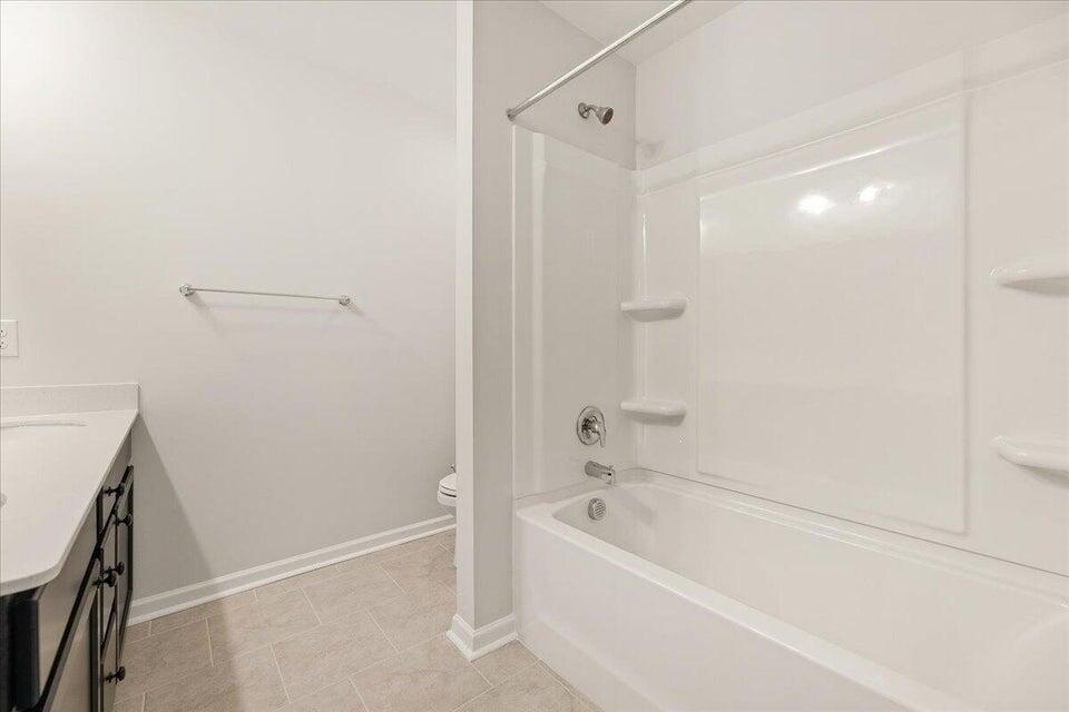 512 Purple Finch Road Summerville, SC 29486 - Photo 19 of 21 Guest Bathroom