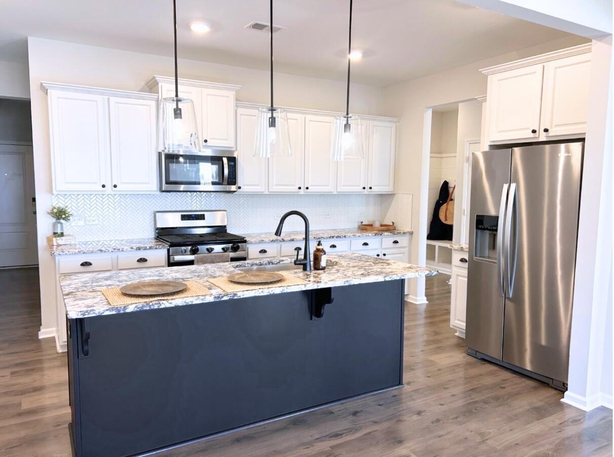 512 Purple Finch Road Summerville, SC 29486 - Photo 5 of 21 Kitchen