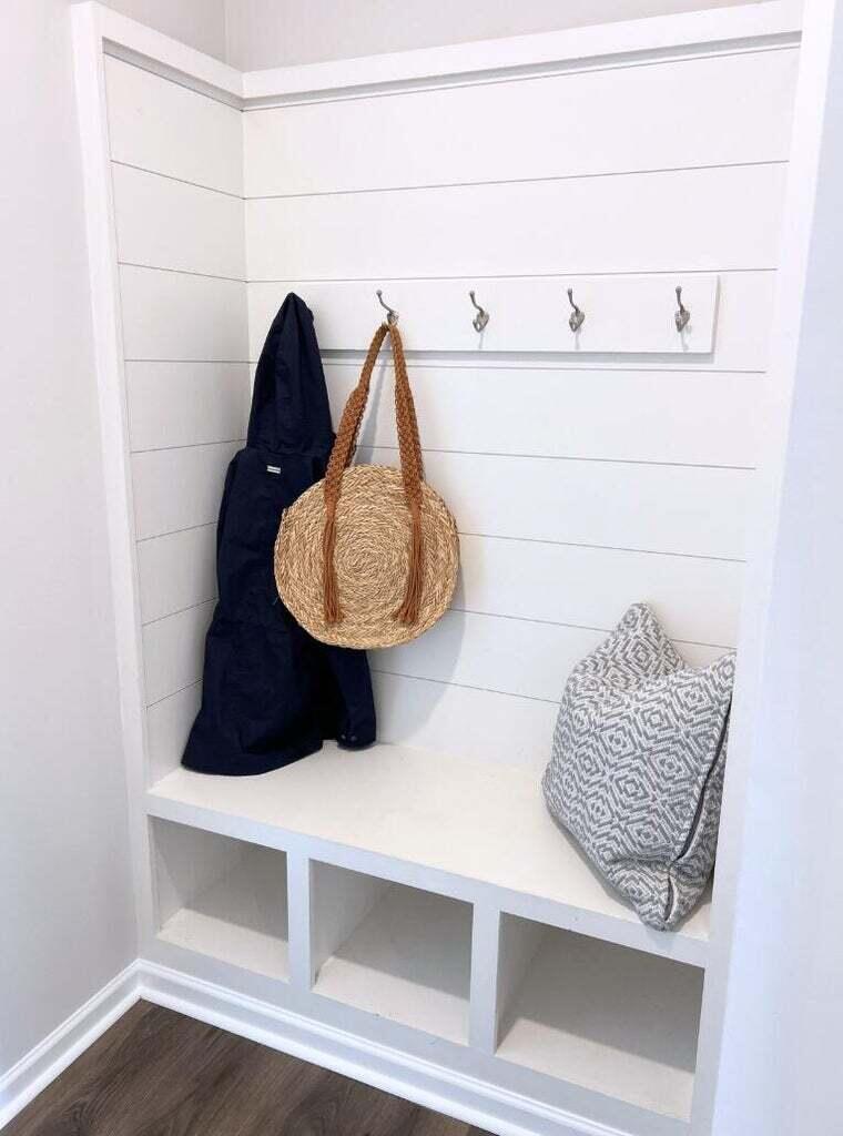 512 Purple Finch Road Summerville, SC 29486 - Photo 7 of 21 Mudroom/Drop Zone