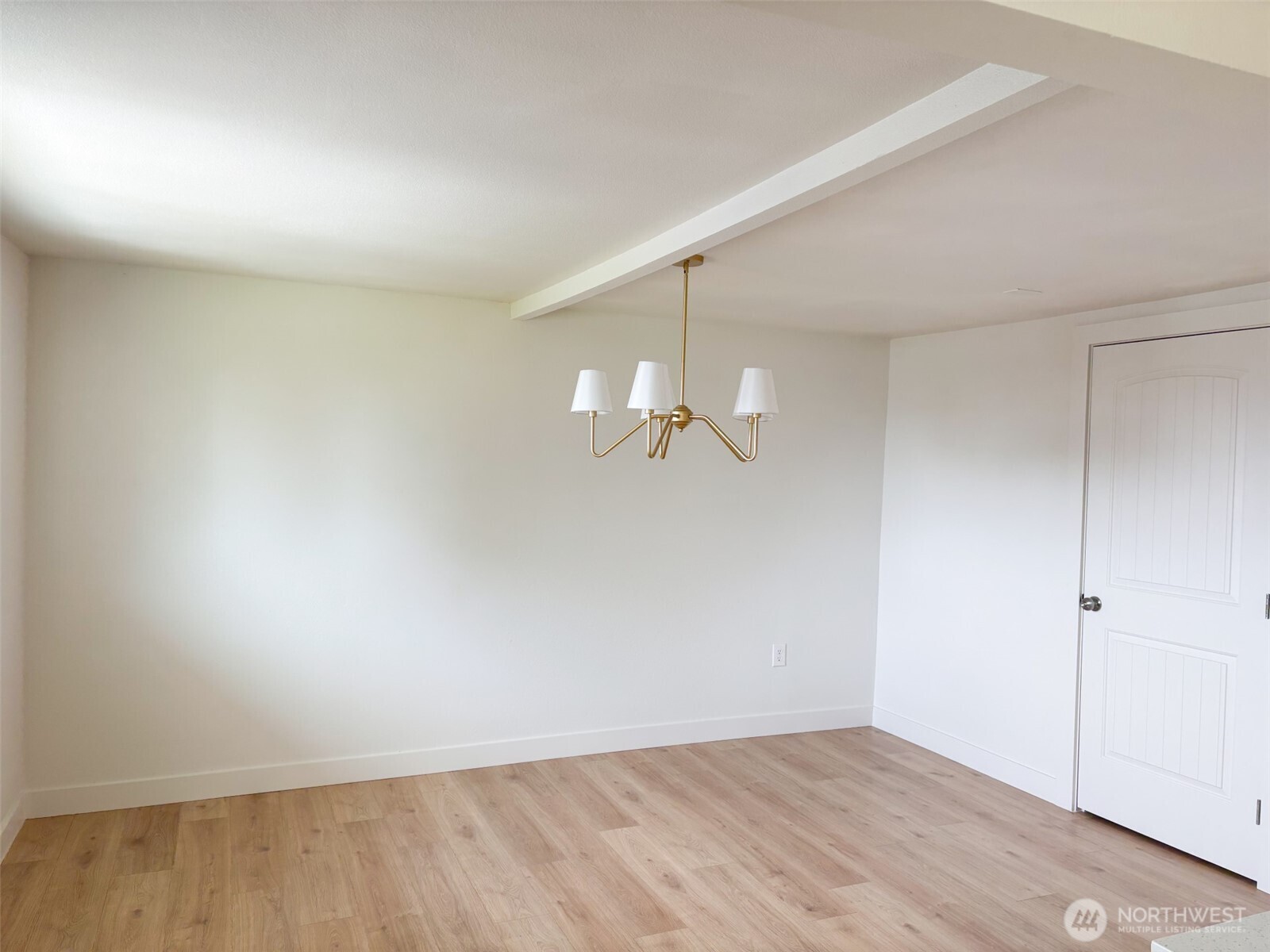 308 North Dale Road Moses Lake, WA 98837 - Photo 3 of 21 Gallery Image 3