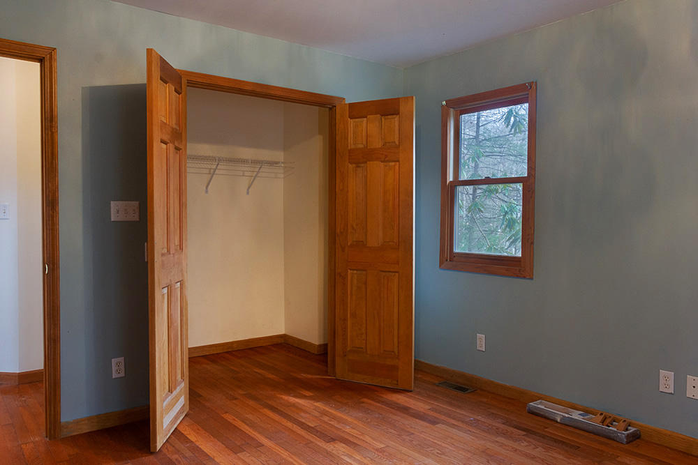 102 Cutter Gap Road Townsend, TN 37882 - Photo 16 of 27 cuttergap_bedroom1