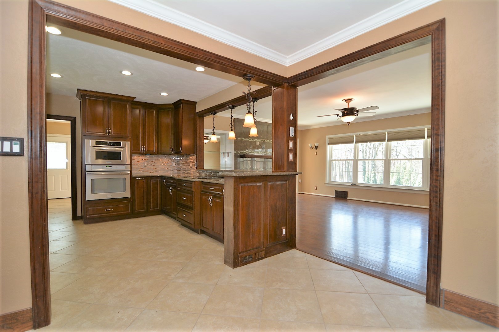 6401 Newburgh Road Evansville, IN 47715 - Photo 4 of 36 Gallery Image 4