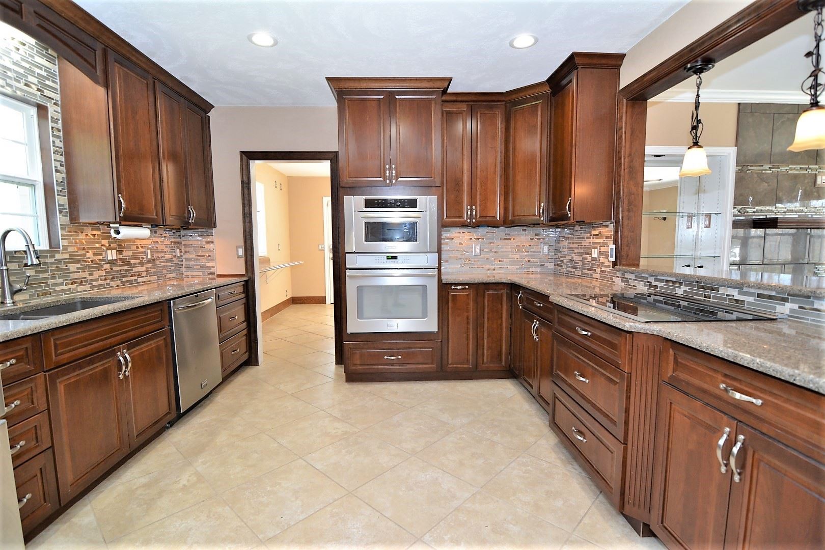 6401 Newburgh Road Evansville, IN 47715 - Photo 5 of 36 Gallery Image 5