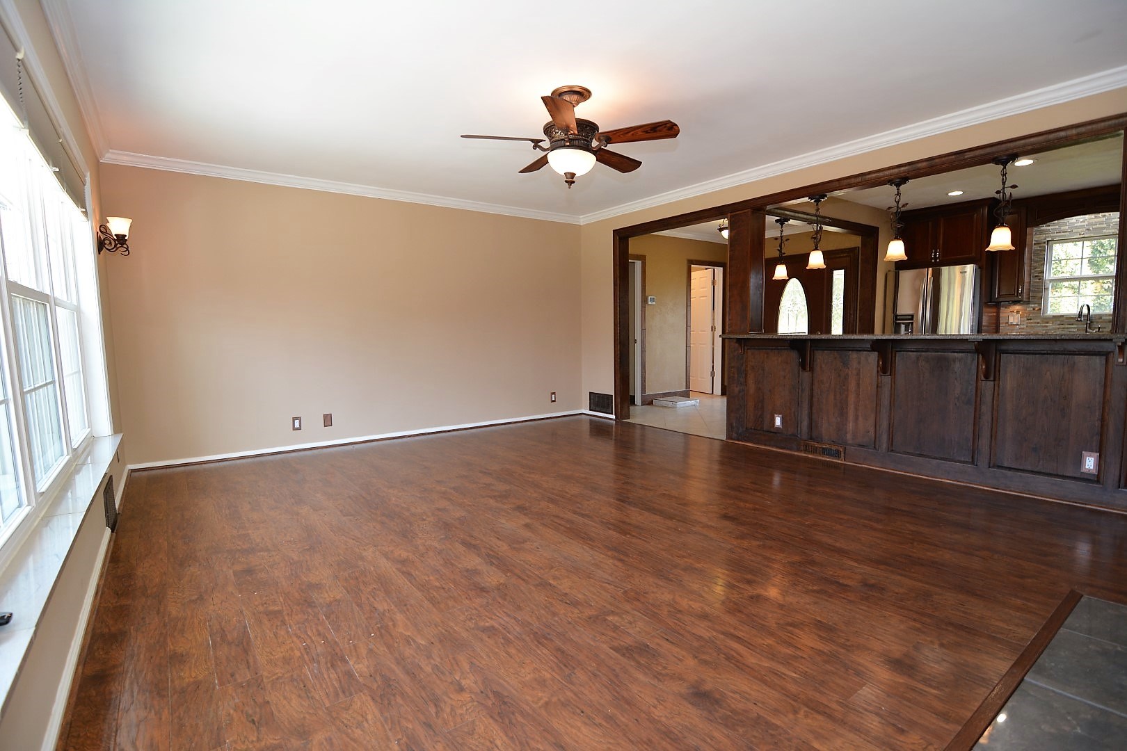 6401 Newburgh Road Evansville, IN 47715 - Photo 9 of 36 Gallery Image 9