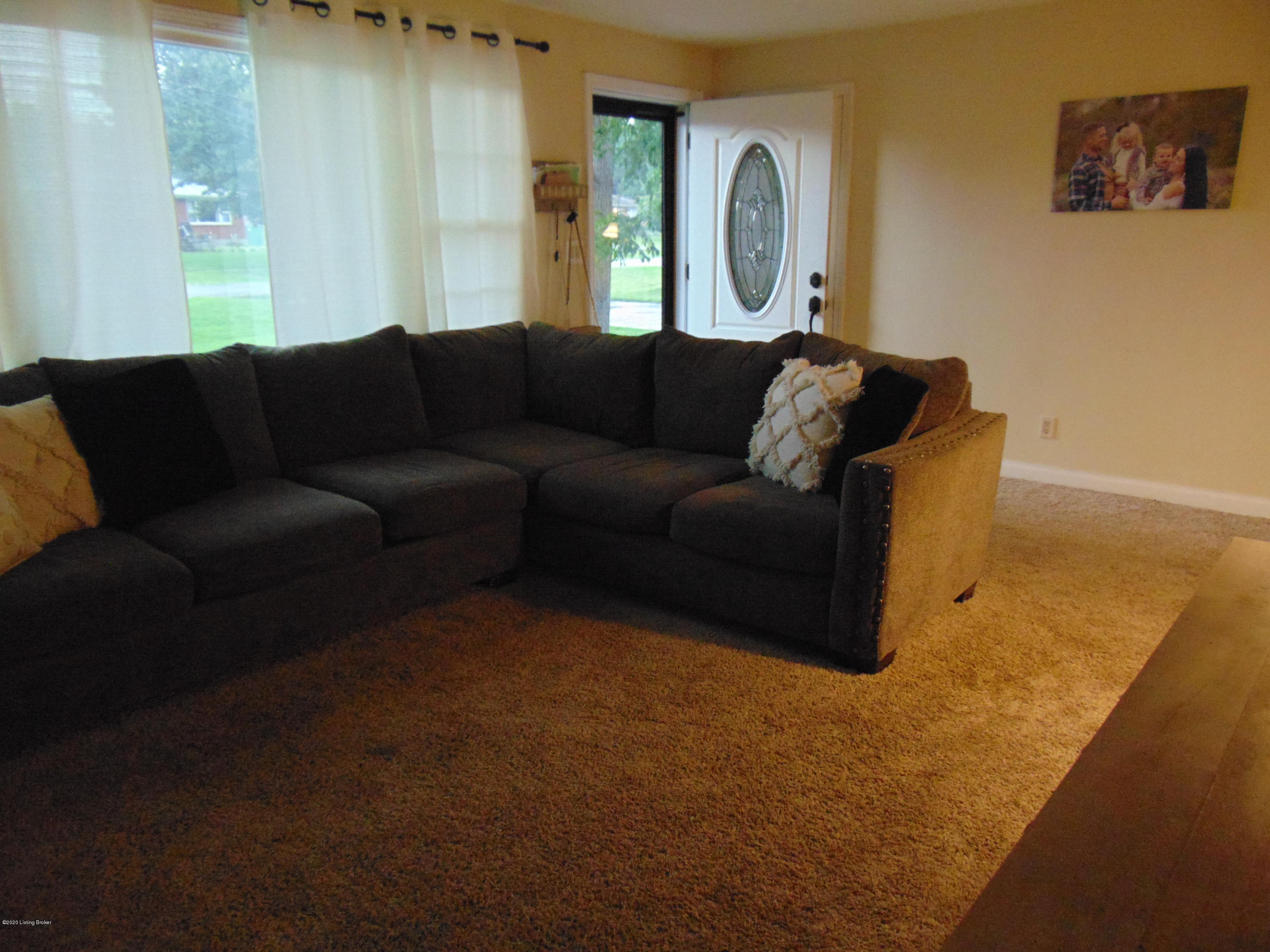 11411 Deering Road Louisville, KY 40272 - Photo 7 of 24 DSC02590