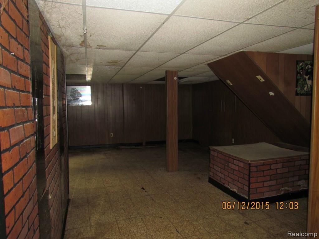 8374 Clinton River Road Sterling Heights, MI 48314 - Photo 24 of 30 IMG_3583.jpg