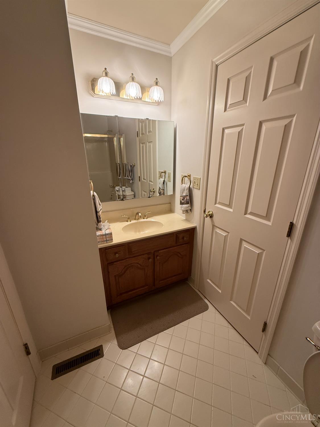 6641 Smith Road Loveland, OH 45140 - Photo 15 of 22