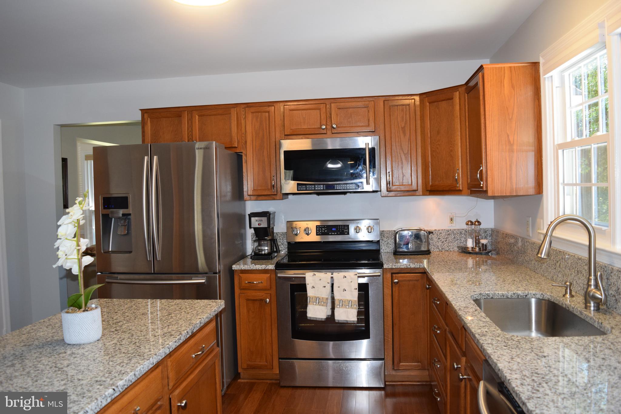 8198 Barnwood Road Manassas, VA 20110 - Photo 2 of 48 Fabulous Gourmet Kitchen with Granite Island