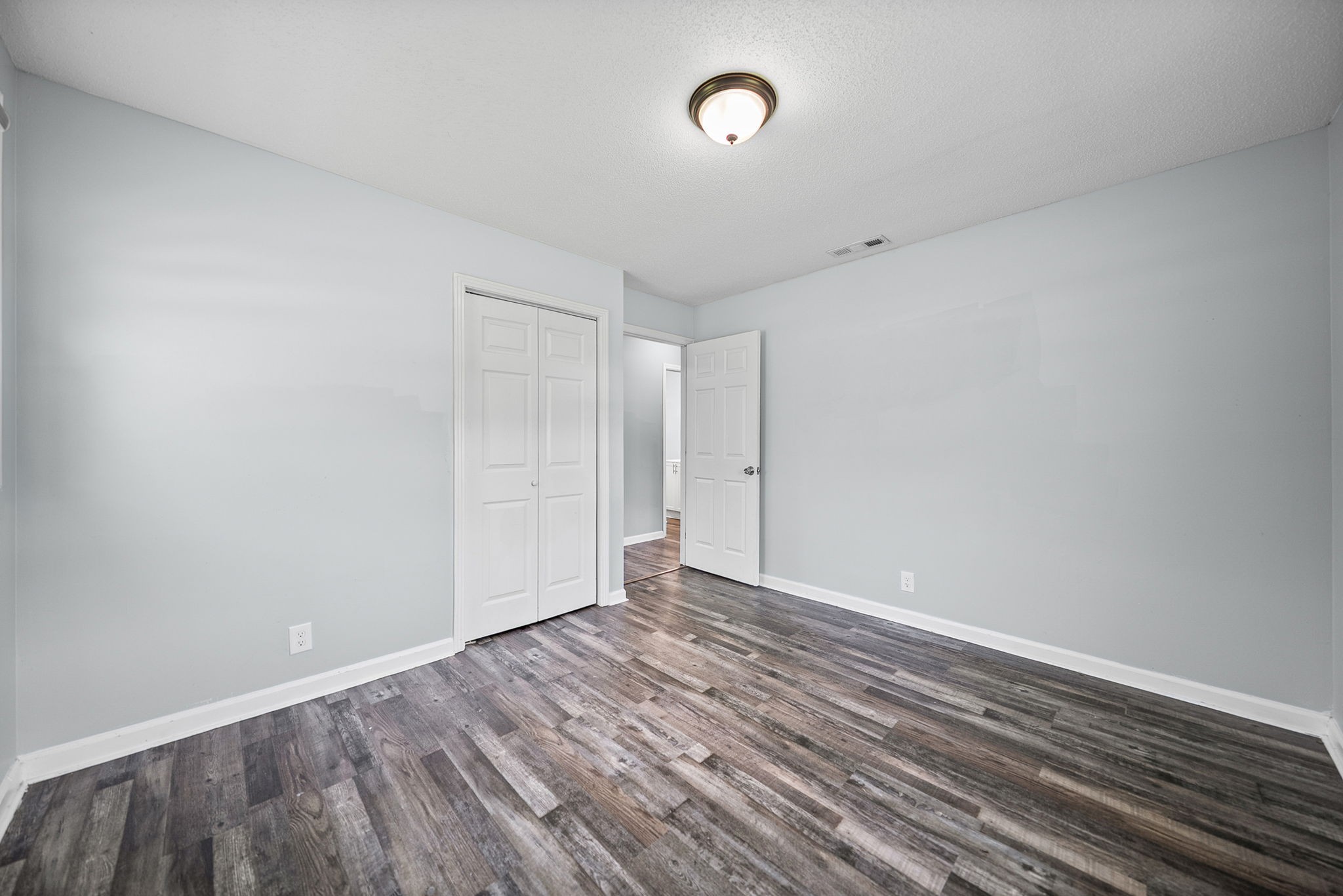 1912 Woodlawn Road Clarksville, TN 37042 - Photo 13 of 17