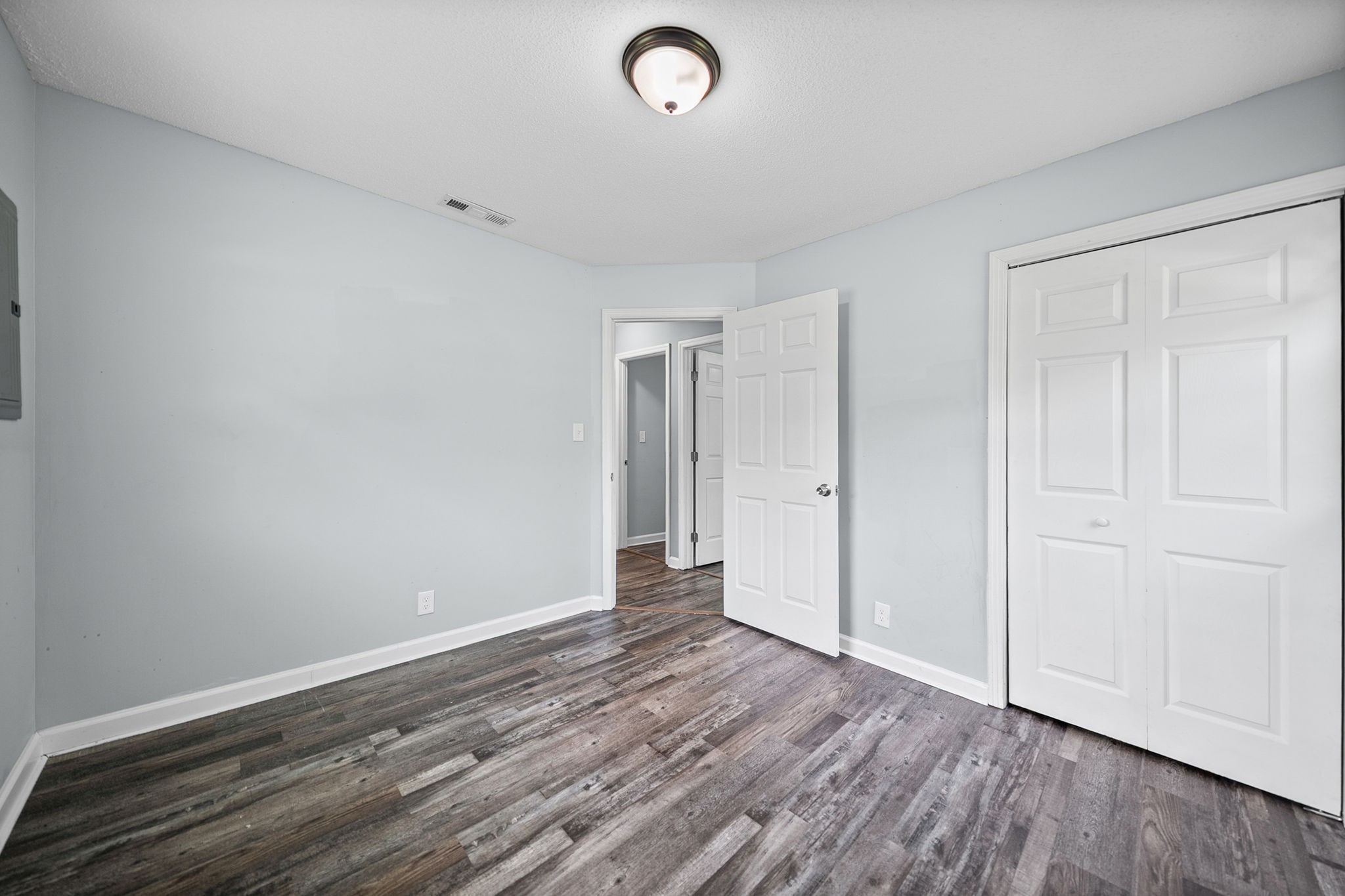 1912 Woodlawn Road Clarksville, TN 37042 - Photo 14 of 17
