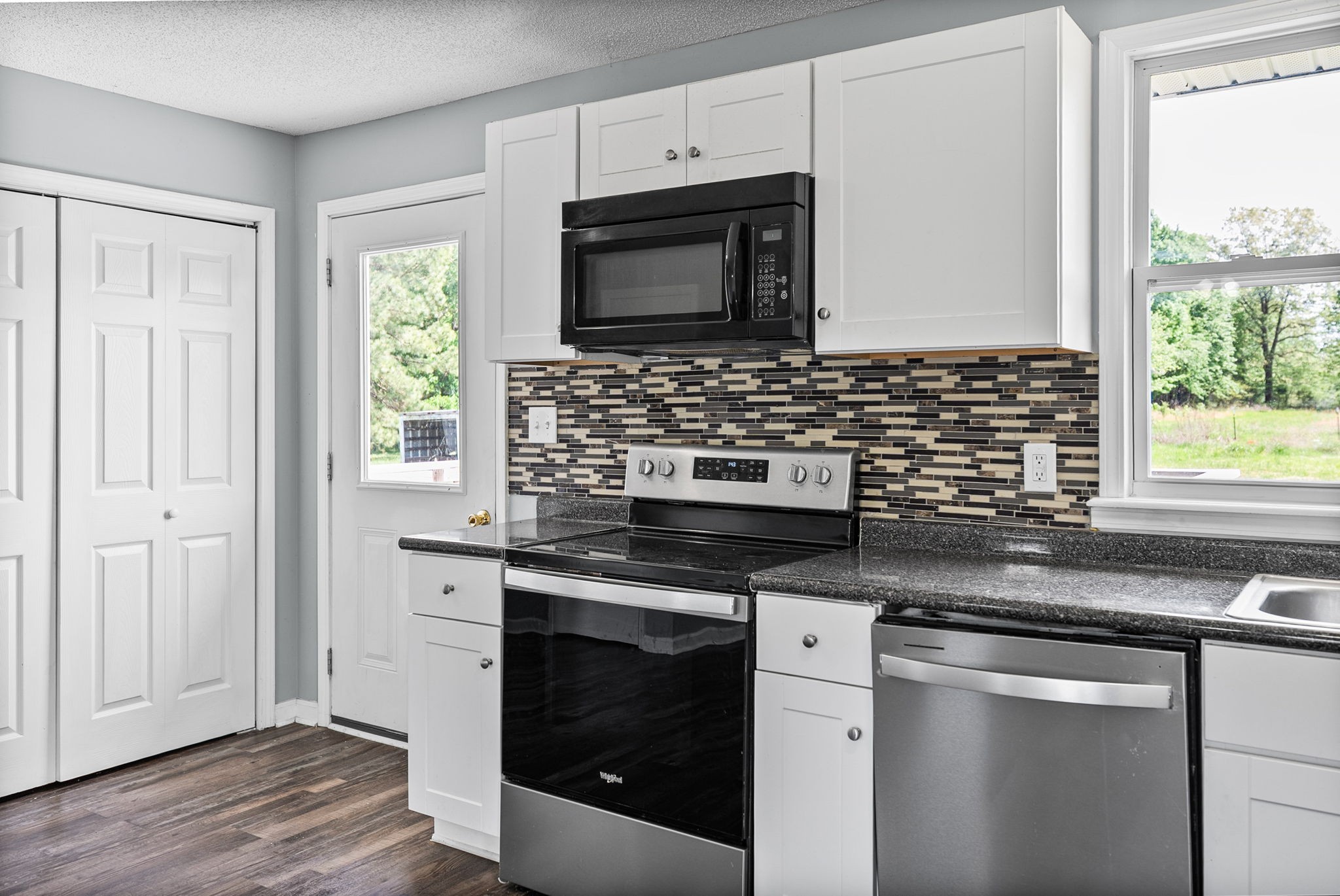 1912 Woodlawn Road Clarksville, TN 37042 - Photo 8 of 17