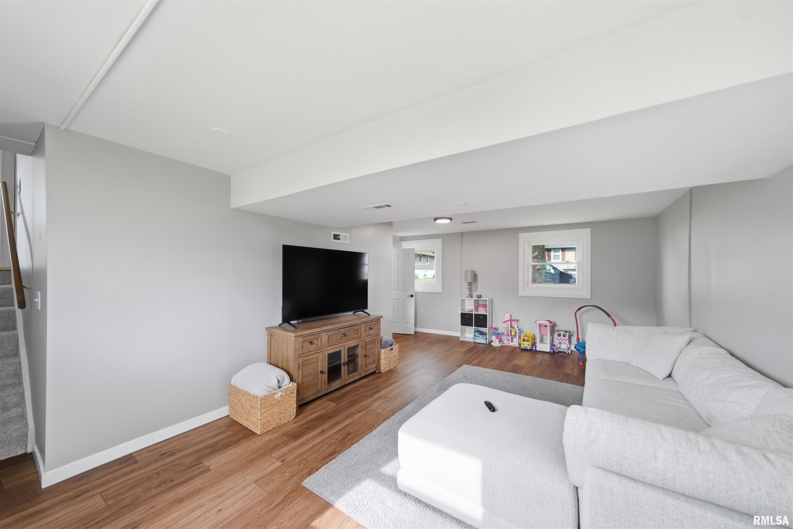 2702 South Skyway Road Peoria, IL 61607 - Photo 25 of 34 Gallery Image 25