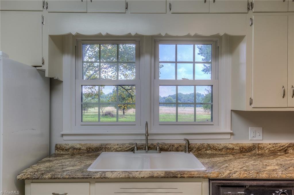 4104 Oak Ridge Road Summerfield, NC 27358 - Photo 12 of 30 Gallery Image 12