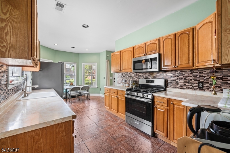 708 East Front Street, Unit 2 Plainfield, NJ 07062 - Photo 8 of 27