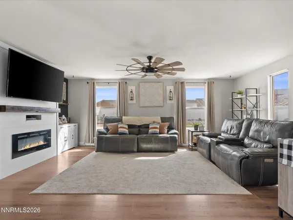$440,000 | 1329 White Bluffs Circle, Fernley, NV 89408