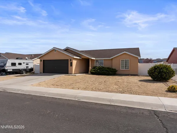$440,000 | 1329 White Bluffs Circle, Fernley, NV 89408