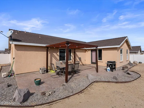 $440,000 | 1329 White Bluffs Circle, Fernley, NV 89408
