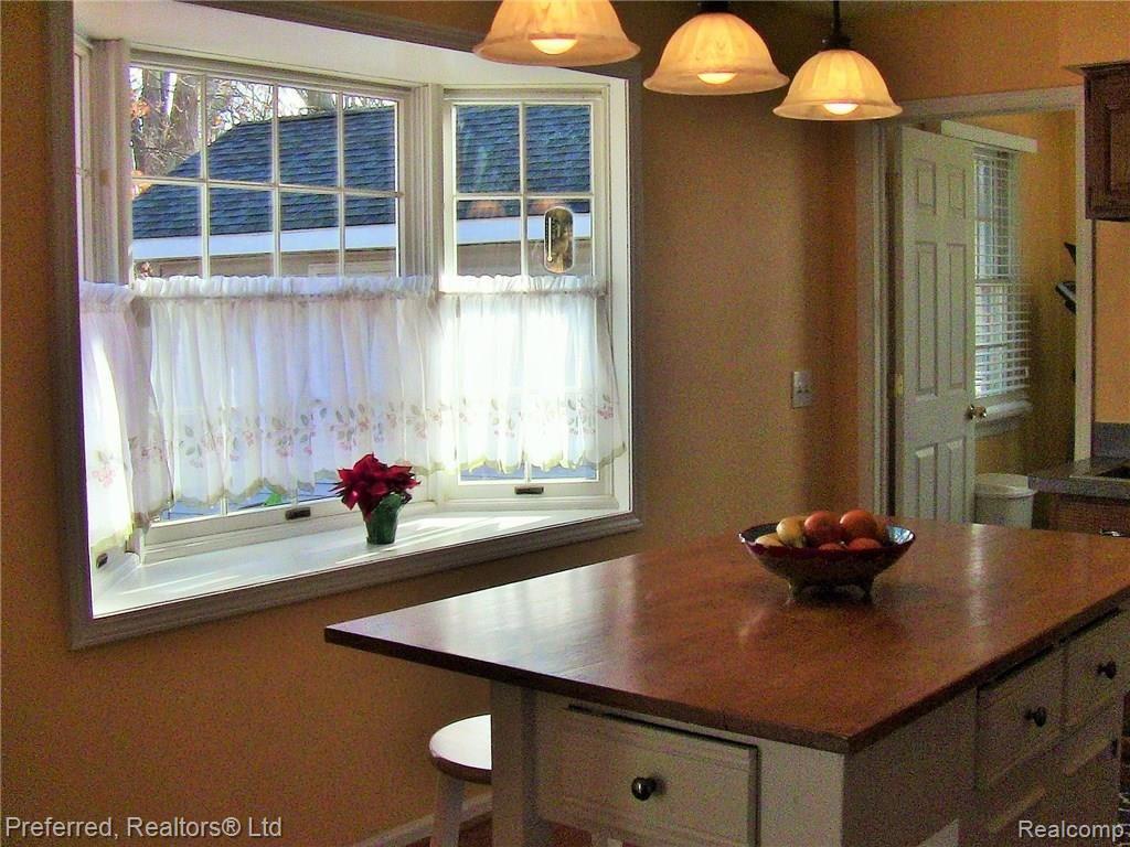 409 Buckingham Road Canton, MI 48188 - Photo 11 of 42 12-IMG_4655.JPG