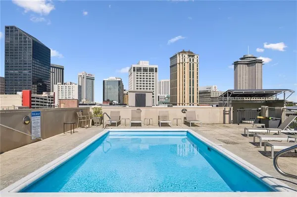 $2,000 | 333 Julia Street, Unit 220, New Orleans, LA 70130